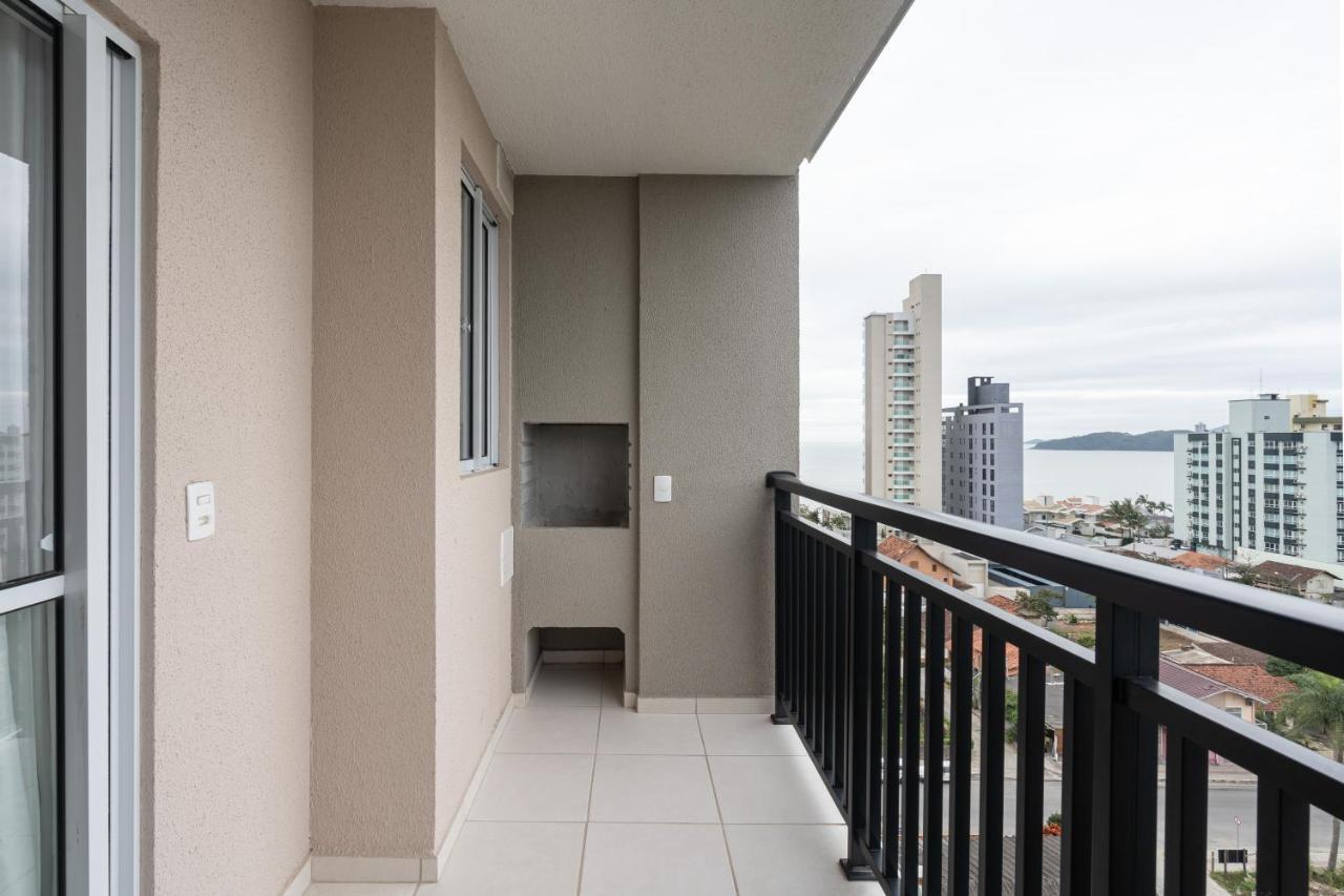 Apartamento Com Vista Mar, Ar-Condicionado, Wi-Fi Condominio Com Piscina, Quadra De Esportes Playground Infantil A 15 Minutos Do Beto Carreiro Piçarras Eksteriør bilde